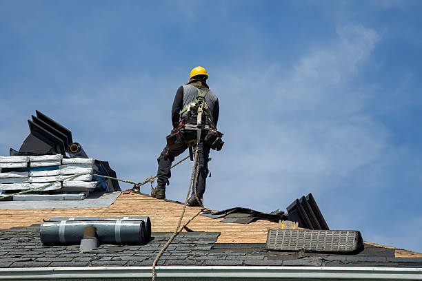 Professional Roofing technician working in Emeryville, CA